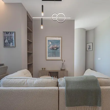 Daire Brand New I Great Location I I Cohost *