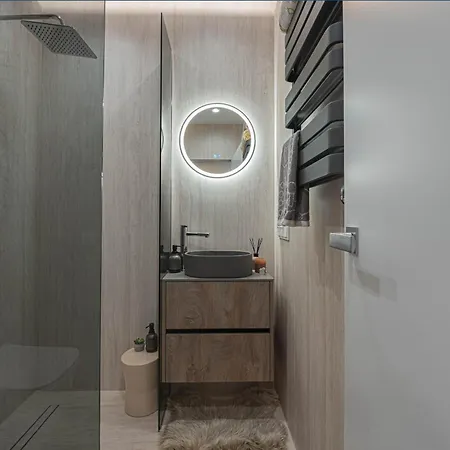 Brand New I Great Location I I Cohost