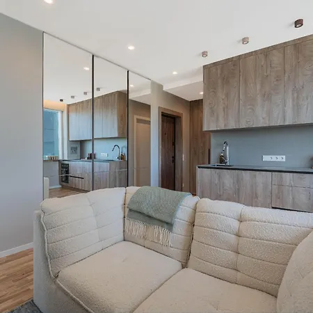 Brand New I Great Location I I Cohost *